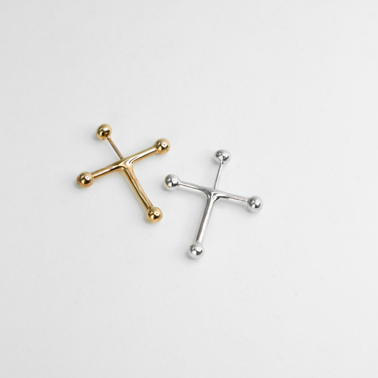 Mono-earring Transversal