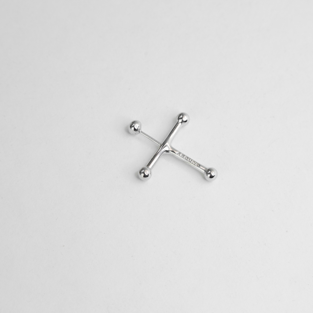 Mono-earring Transversal