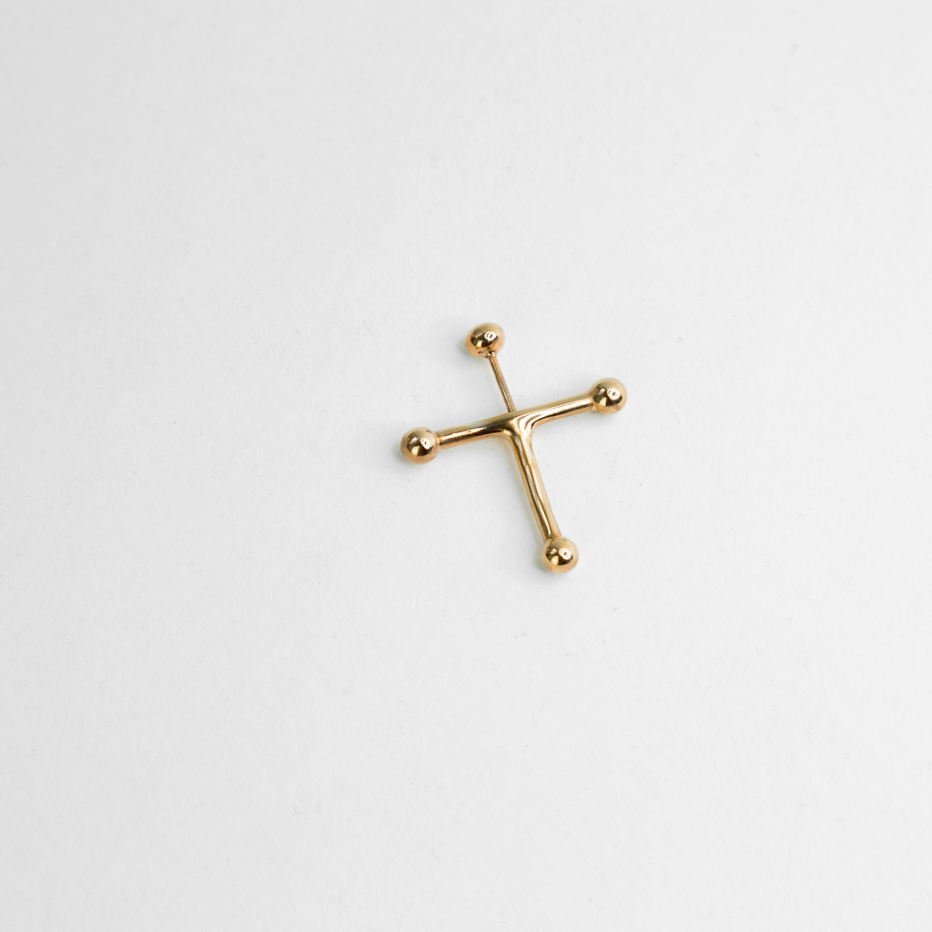 Mono-earring Transversal